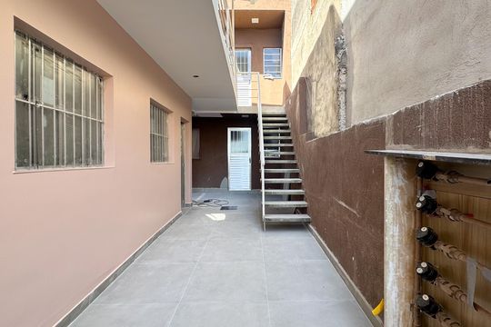 Entrada  de kitnet/studio para alugar com 1 quarto, 22m² em Baeta Neves, São Bernardo do Campo