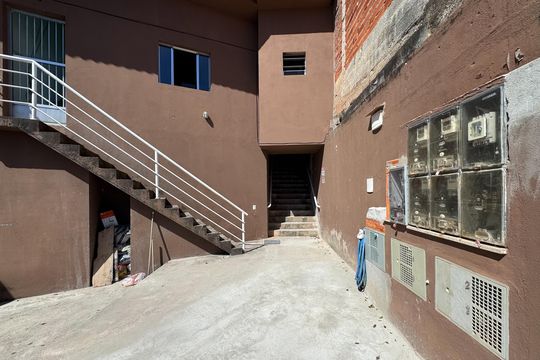 Entrada  de kitnet/studio para alugar com 1 quarto, 22m² em Baeta Neves, São Bernardo do Campo