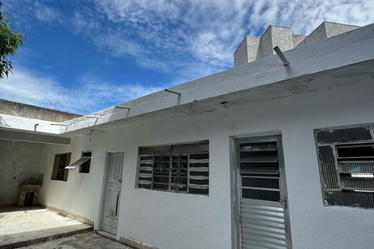 Área externa de casa para alugar com 1 quarto, 100m² em Jardim Isis, Cotia