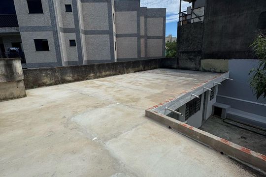 Área externa de casa para alugar com 1 quarto, 100m² em Jardim Isis, Cotia