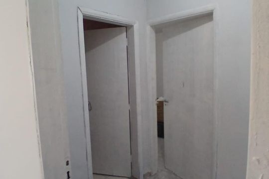 Corredor de casa para alugar com 1 quarto, 100m² em Jardim Isis, Cotia