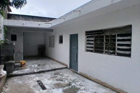 Área externa de casa para alugar com 1 quarto, 100m² em Jardim Isis, Cotia