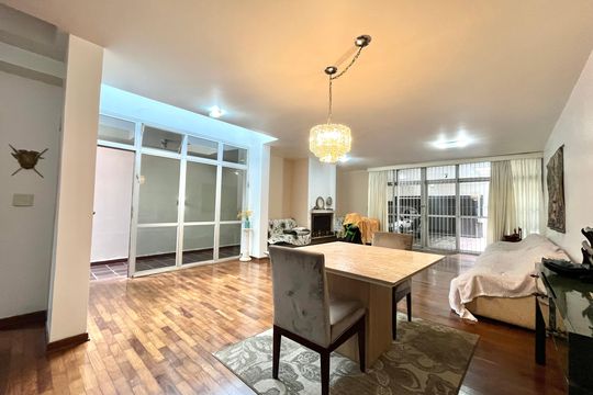 Sala de casa para alugar com 5 quartos, 410m² em Parque Jabaquara, São Paulo