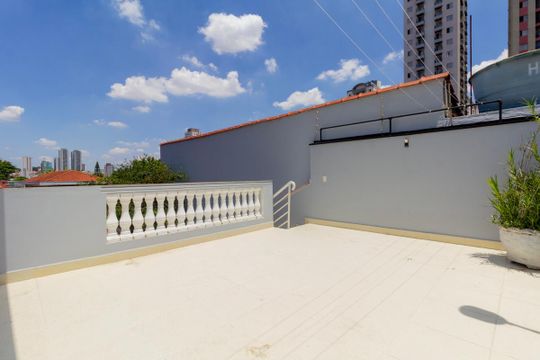 Varanda de casa à venda com 2 quartos, 240m² em Vila Esperança, São Paulo