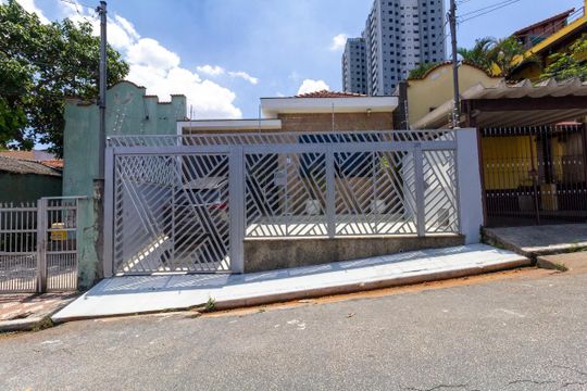 Fachada de casa à venda com 2 quartos, 240m² em Vila Esperança, São Paulo