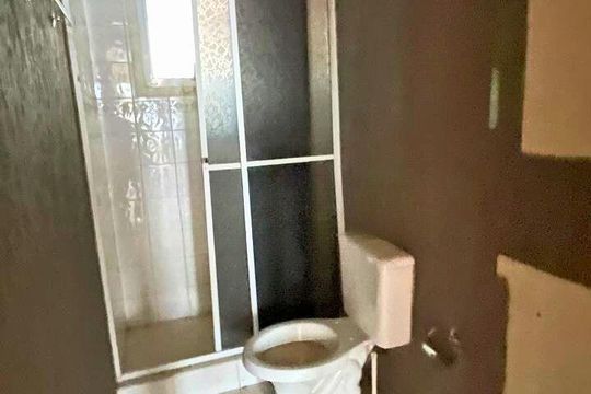 Banheiro de casa de condomínio à venda com 2 quartos, 80m² em Rio Branco, Canoas
