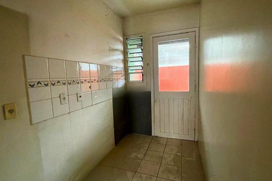 Cozinha de casa de condomínio à venda com 2 quartos, 80m² em Rio Branco, Canoas