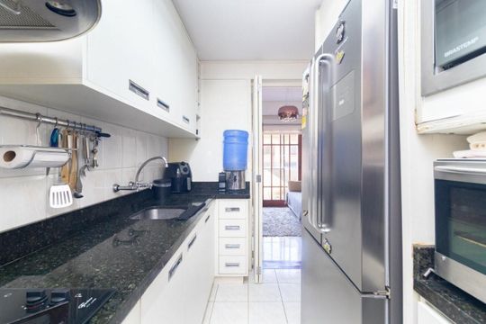 Cozinha  de casa de condomínio para alugar com 4 quartos, 140m² em Santa Tereza, Porto Alegre