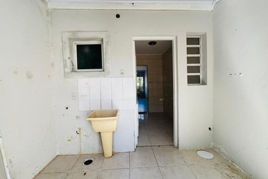 Área externa de casa de condomínio à venda com 2 quartos, 79m² em Rio Branco, Canoas