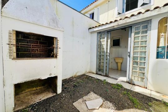 Área externa de casa de condomínio à venda com 2 quartos, 79m² em Rio Branco, Canoas