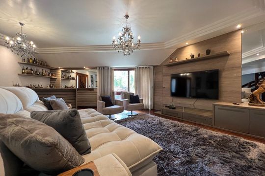 Casa para alugar com 4 quartos, 400m² em Igara, Canoas
