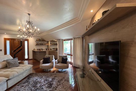 Sala de casa para alugar com 4 quartos, 400m² em Igara, Canoas