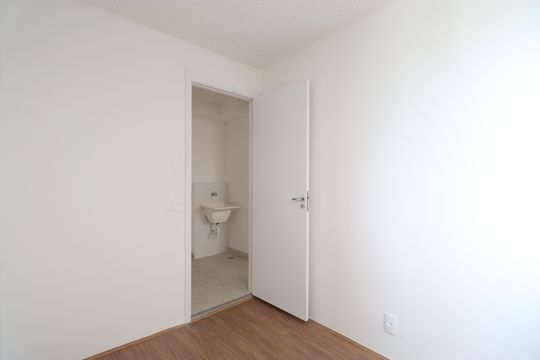Quarto 2 de apartamento à venda com 2 quartos, 34m² em Parque Industrial Tomas Edson, São Paulo