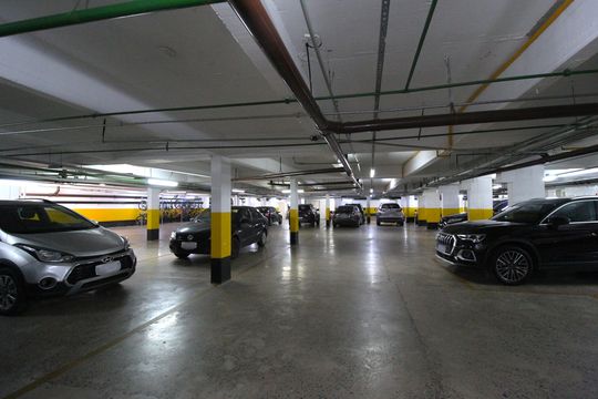 Garagem de apartamento à venda com 3 quartos, 93m² em Moema, São Paulo