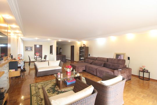 Sala de casa à venda com 3 quartos, 399m² em Jardim Santa Helena, São Paulo