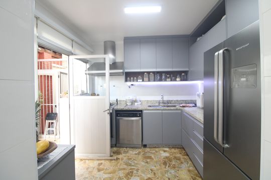 Cozinha de casa à venda com 3 quartos, 399m² em Jardim Santa Helena, São Paulo