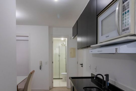 Cozinha de apartamento à venda com 2 quartos, 43m² em Vila das Bandeiras, Guarulhos