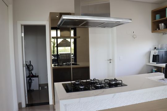 Cozinha de casa de condomínio à venda com 4 quartos, 343m² em Residencial Burle Marx, Santana de Parnaíba