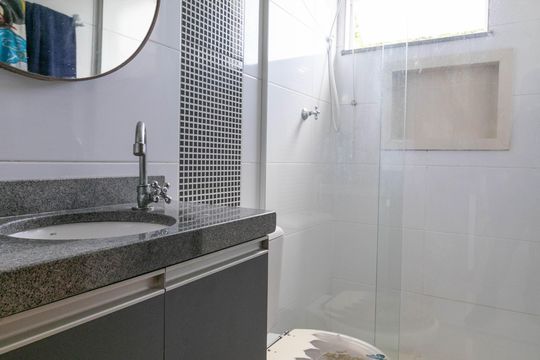 Banheiro de apartamento para alugar com 1 quarto, 34m² em Jardim Maringa, São Paulo