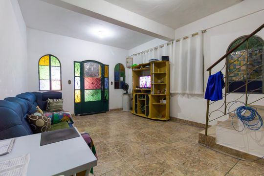 Casa à venda com 7 quartos, 250m² em Vila Carrão, São Paulo