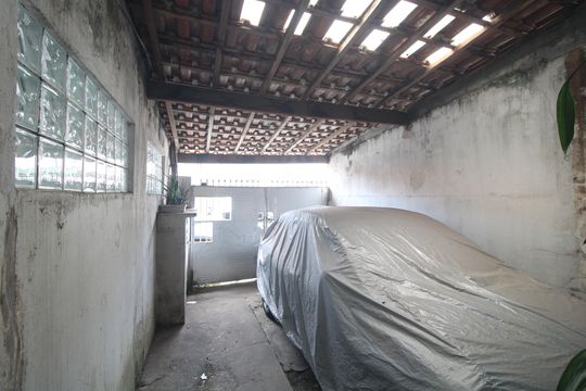 Garagem de casa à venda com 2 quartos, 80m² em Vila do Castelo, São Paulo