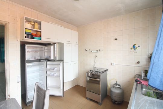 Cozinha de casa à venda com 2 quartos, 80m² em Vila do Castelo, São Paulo
