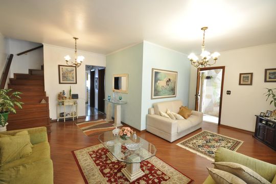 Casa à venda com 3 quartos, 286m² em Vila Paiva, São Paulo