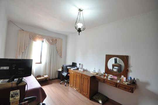 Quarto 2 de casa à venda com 3 quartos, 286m² em Vila Paiva, São Paulo