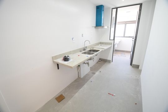 Cozinha de apartamento à venda com 3 quartos, 126m² em Cambuí, Campinas