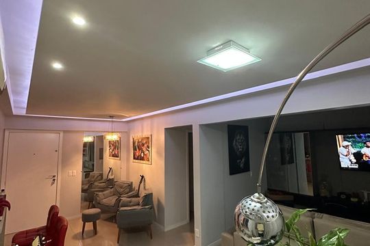 Sala de apartamento à venda com 3 quartos, 75m² em Cavalhada, Porto Alegre