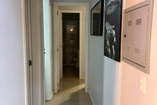 Corredor de apartamento à venda com 3 quartos, 75m² em Cavalhada, Porto Alegre