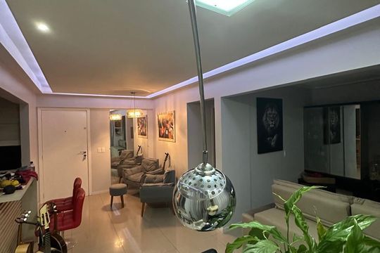 Sala de apartamento à venda com 3 quartos, 75m² em Cavalhada, Porto Alegre