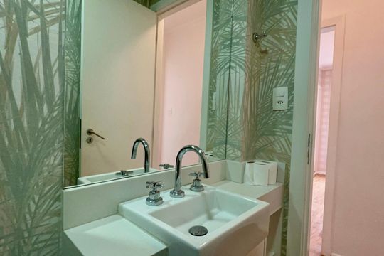 Banheiro de apartamento à venda com 2 quartos, 120m² em Pinheiros, São Paulo