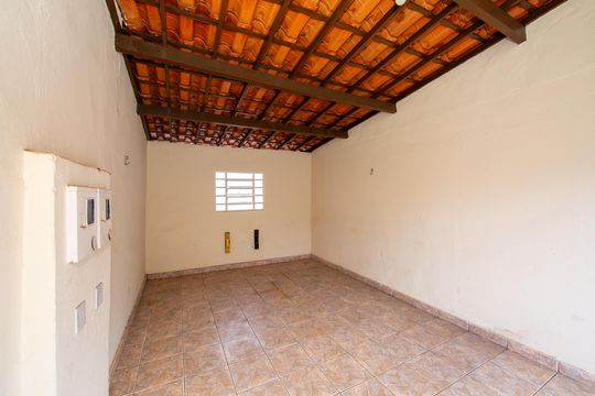 GARAGEM de casa à venda com 3 quartos, 250m² em Alto Caiçaras, Belo Horizonte