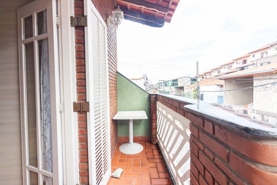 Sacada de casa de condomínio à venda com 2 quartos, 150m² em São Pedro, Osasco