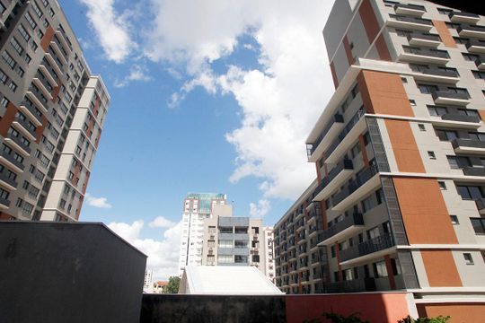 Studio - Sala / Quarto Vista de kitnet/studio à venda com 1 quarto, 30m² em Farroupilha, Porto Alegre