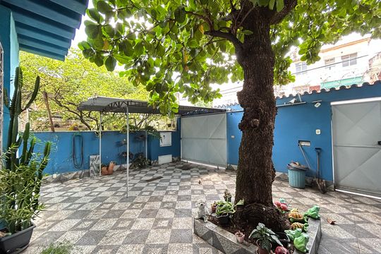 Quintal da casa 1 de casa à venda com 3 quartos, 350m² em Pilares, Rio de Janeiro