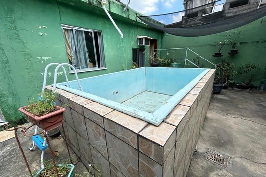 Piscina de casa à venda com 3 quartos, 350m² em Pilares, Rio de Janeiro