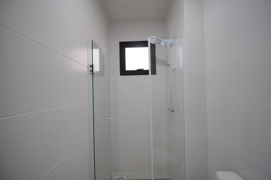 Banheiro de apartamento para alugar com 2 quartos, 45m² em Serraria, São José