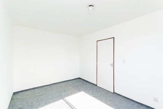 Quarto 1 de apartamento para alugar com 2 quartos, 66m² em Humaitá, Porto Alegre