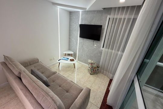 Sala de apartamento para alugar com 1 quarto, 58m² em Barra da Tijuca, Rio de Janeiro