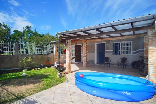 Quintal de casa à venda com 3 quartos, 130m² em Feitoria, São Leopoldo