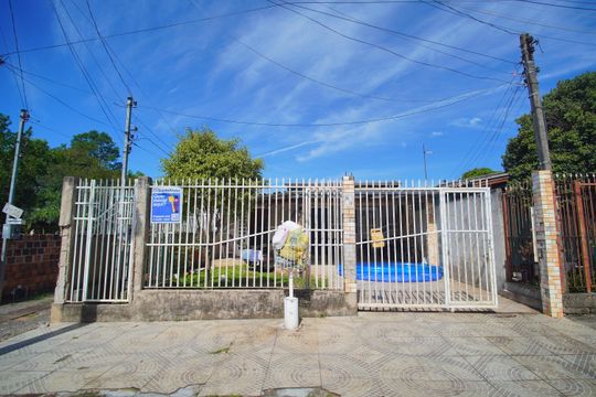Fachada de casa à venda com 3 quartos, 130m² em Feitoria, São Leopoldo