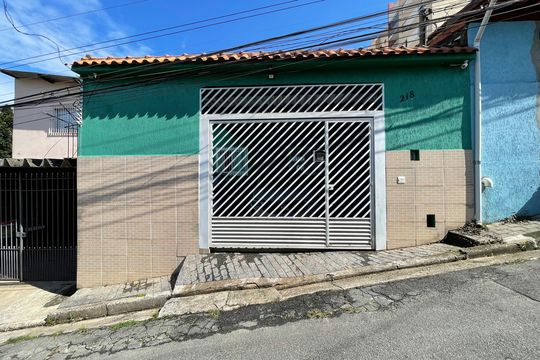 Fachada de casa à venda com 1 quarto, 130m² em Rio Pequeno, São Paulo