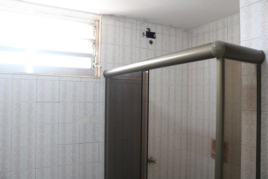 Banheiro de apartamento à venda com 2 quartos, 66m² em Lapa, São Paulo