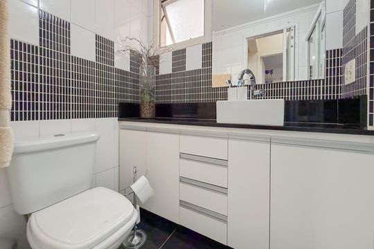 Banheiro Social de apartamento à venda com 3 quartos, 62m² em Ipiranga, São Paulo