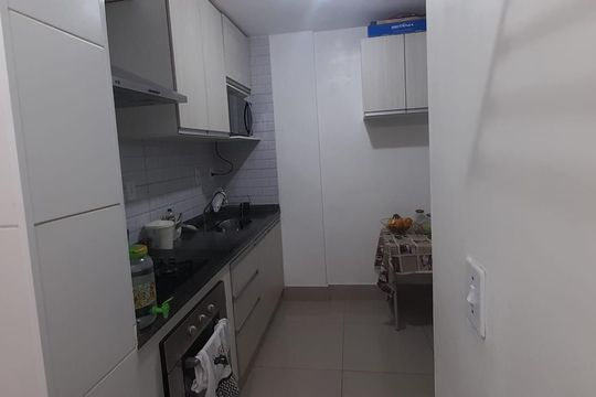 Cozinha de apartamento à venda com 2 quartos, 57m² em Parque das Camelias, Campinas