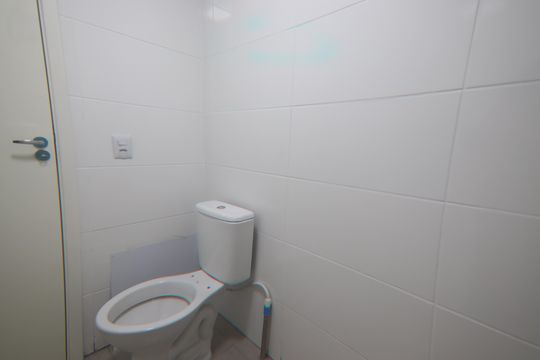 Banheiro de apartamento à venda com 2 quartos, 55m² em Rondônia, Novo Hamburgo