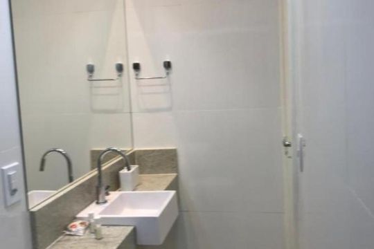 Banheiro de apartamento para alugar com 2 quartos, 86m² em Copacabana, Rio de Janeiro