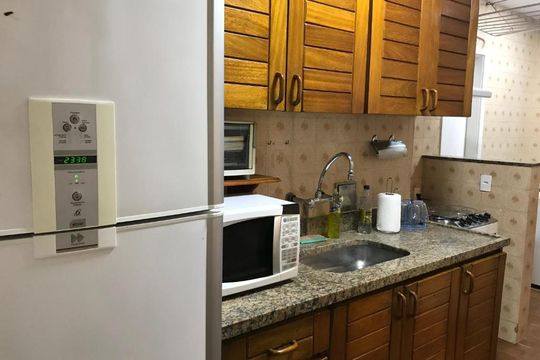 Cozinha de apartamento para alugar com 2 quartos, 86m² em Copacabana, Rio de Janeiro